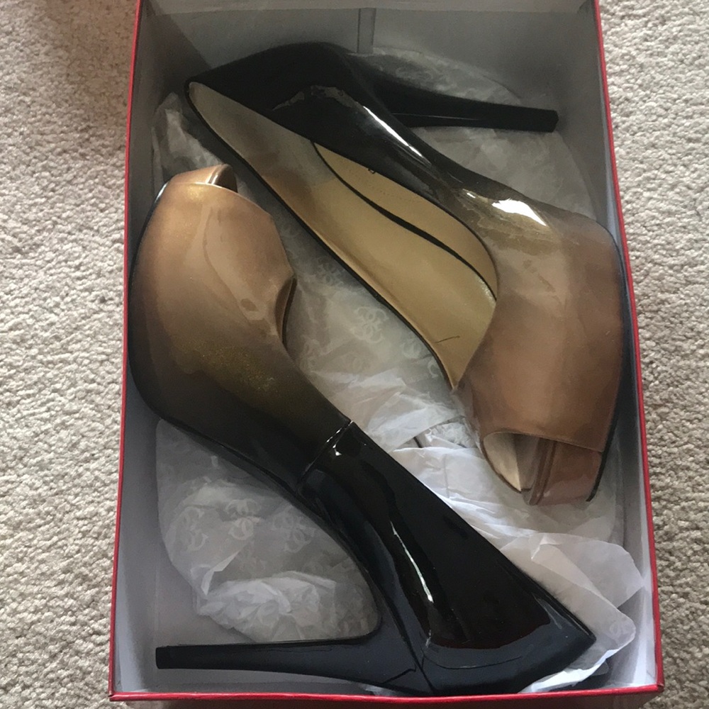 Brand new Guess black gold heels size 9.5